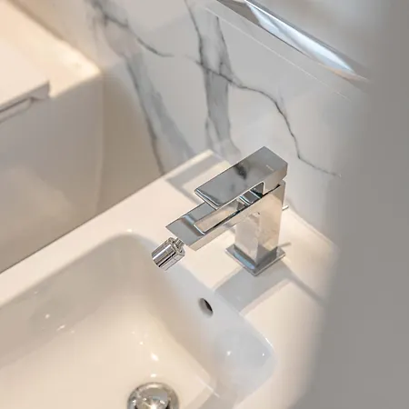 Apartment Moscova Luxury New Mailand