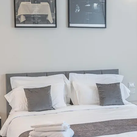 Apartment Moscova Luxury New Mailand