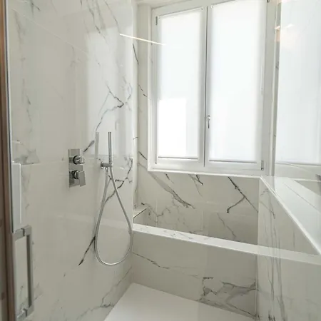 Apartment Moscova Luxury New Mailand