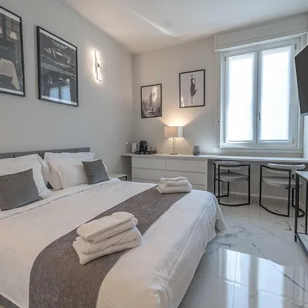 Apartment Moscova Luxury New Mailand