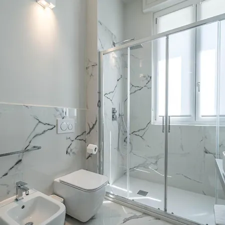Apartment Moscova Luxury New Mailand